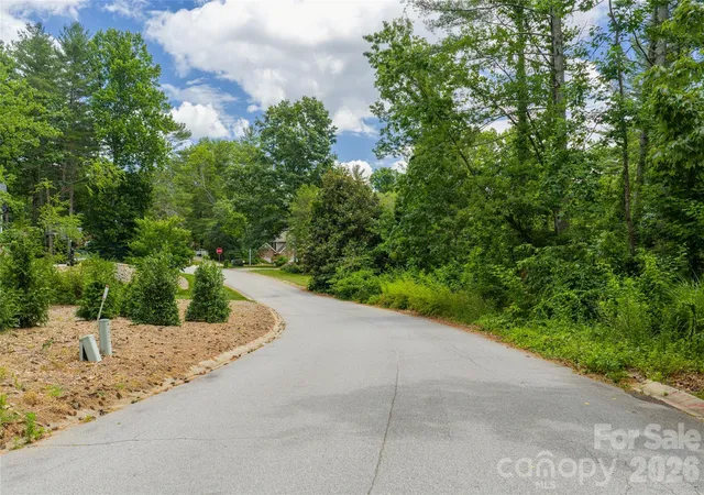 3rd image of 4 Dunnwoody Dr, Arden, NC 28704 | MLS# 4396311