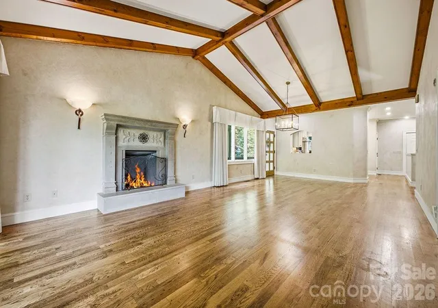 2nd image of 2204 E Cumming Woods Ln, Hendersonville, NC 28739 | MLS# 4396314