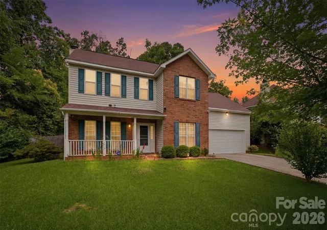 Photo 2 of Single family home for sale at 5619 Hedgecrest Pl, Charlotte, NC 28269 | MLS# 4396327 | Listing updated on 2026-09-04