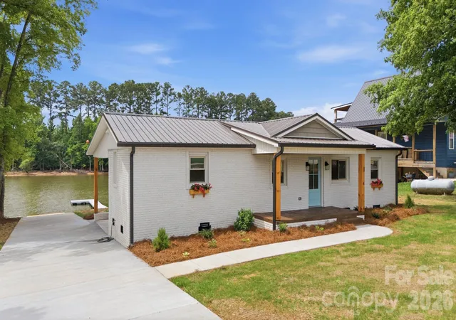 Photo 4 of Single family home for sale at 2516 Riverview Rd, Lexington, NC 27292 | MLS# 4396345 | Listing updated on 2026-08-20