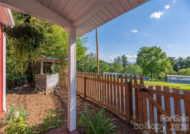 Homes for sale in Canton, NC | 261 Star Ridge Rd, Canton, NC 28716 | MLS# 4396365