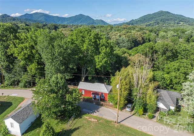 Homes for sale in Canton, NC | 261 Star Ridge Rd, Canton, NC 28716 | MLS# 4396365