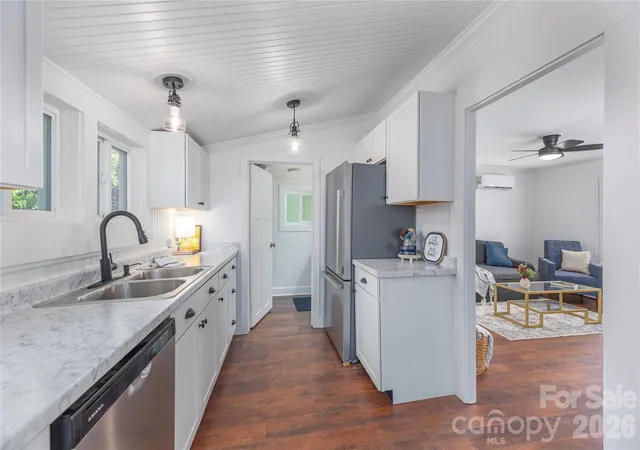 Photo 3 of Single family home for sale at 261 Star Ridge Rd, Canton, NC 28716 | MLS# 4396365 | Listing updated on 2026-10-06