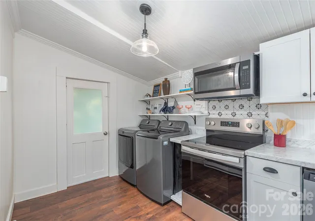 Photo 4 of Single family home for sale at 261 Star Ridge Rd, Canton, NC 28716 | MLS# 4396365 | Listing updated on 2026-10-06
