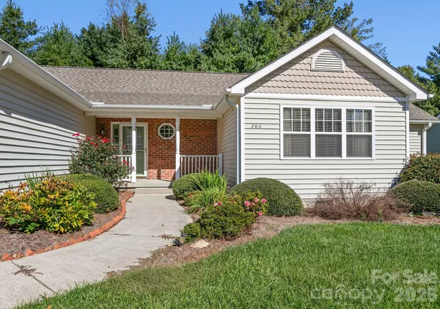Photo 1 of Townhouse for sale at 286 Charlestown Dr, Hendersonville, NC 28792 | MLS# 4396372 | Listing updated on 2026-10-05