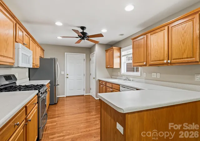Photo 3 of Townhouse for sale at 286 Charlestown Dr, Hendersonville, NC 28792 | MLS# 4396372 | Listing updated on 2026-10-05