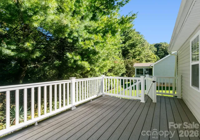 Photo 3 of Townhouse for sale at 286 Charlestown Dr, Hendersonville, NC 28792 | MLS# 4396372 | Listing updated on 2026-10-05