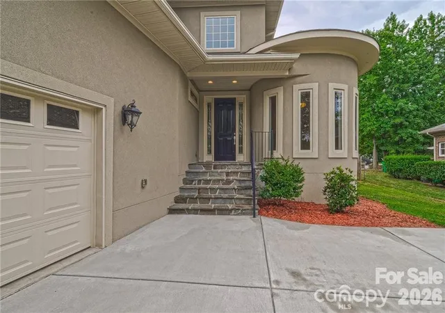 Photo 2 of Single family home for sale at 10136 Fairlea Dr, Charlotte, NC 28269 | MLS# 4396376 | Listing updated on 2026-06-24