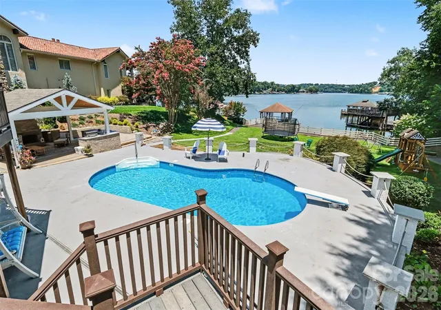 Photo 1 of Single family home for sale at 4444 3rd Street Ln Nw, Hickory, NC 28601 | MLS# 4396385 | Listing updated on 2026-10-03