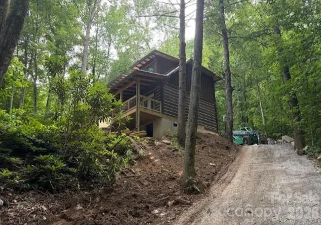 Photo 1 of Single family home for sale at 5 Marion Dr, Maggie Valley, NC 28751 | MLS# 4396408 | Listing updated on 2026-06-26