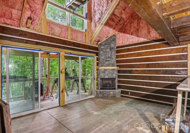 Photo 3 of Single family home for sale at 5 Marion Dr, Maggie Valley, NC 28751 | MLS# 4396408 | Listing updated on 2026-10-16