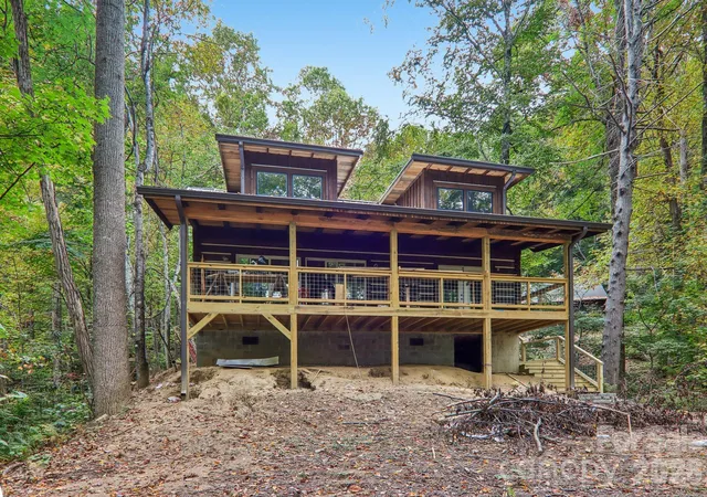 Photo 4 of Single family home for sale at 5 Marion Dr, Maggie Valley, NC 28751 | MLS# 4396408 | Listing updated on 2026-10-16