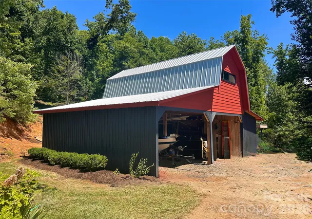 Homes for sale in Bakersville, NC | 2825 Harrell Hill Rd, Bakersville, NC 28705 | MLS# 4396417