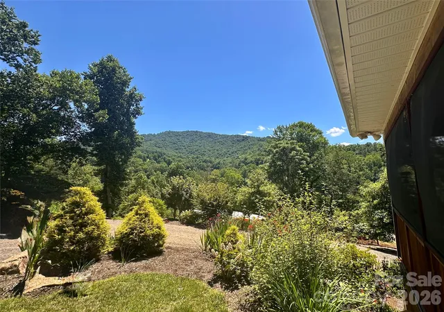 Homes for sale in Bakersville, NC | 2825 Harrell Hill Rd, Bakersville, NC 28705 | MLS# 4396417