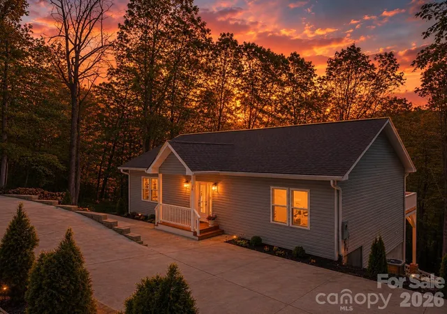 Homes for sale in Franklin, NC | 88 Foxwood Dr, Franklin, NC 28734 | MLS# 4396424