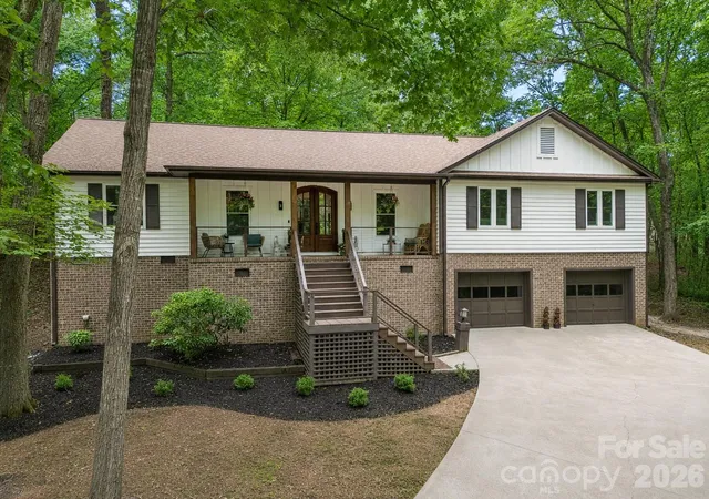 Photo 1 of Single family home for sale at 16 Tanglewood Rd, Clover, SC 29710 | MLS# 4396441 | Listing updated on 2026-08-29