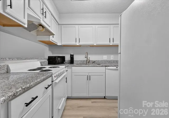 Photo 3 of Condo for sale at 1608 Sharon Rd W #47, Charlotte, NC 28210 | MLS# 4396461 | Listing updated on 2026-08-21
