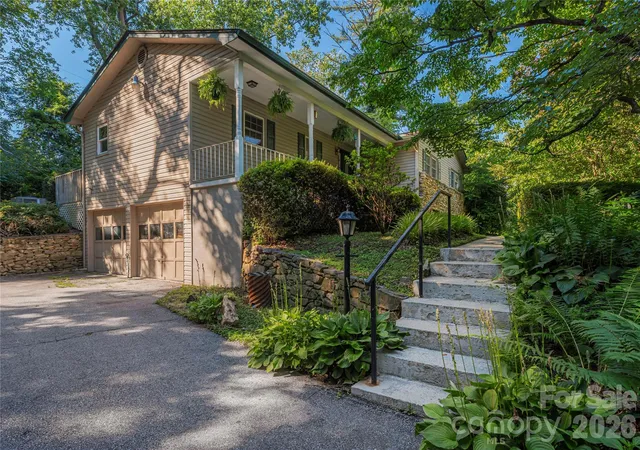 Photo 1 of Single family home for sale at 142 Whisperwood Dr #19, Hendersonville, NC 28791 | MLS# 4396470 | Listing updated on 2026-08-12