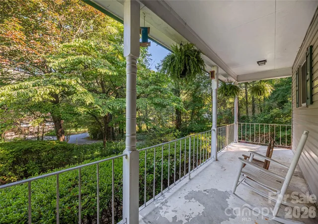 Photo 3 of Single family home for sale at 142 Whisperwood Dr #19, Hendersonville, NC 28791 | MLS# 4396470 | Listing updated on 2026-08-12