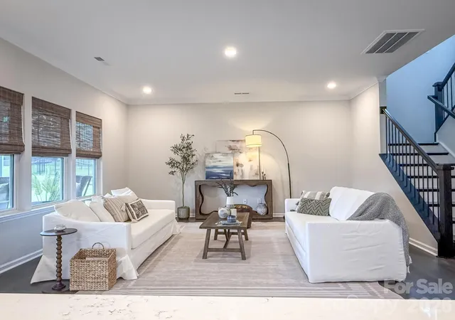Photo 3 of Single family home for sale at 7674 Fenn Way, Fort Mill, SC 29707 | MLS# 4396473 | Listing updated on 2026-10-04