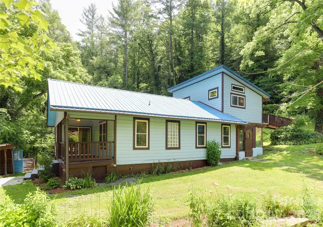 Photo 1 of Single family home for sale at 435 Mountain Cvs Rd, Marshall, NC 28753 | MLS# 4396478 | Listing updated on 2026-08-28