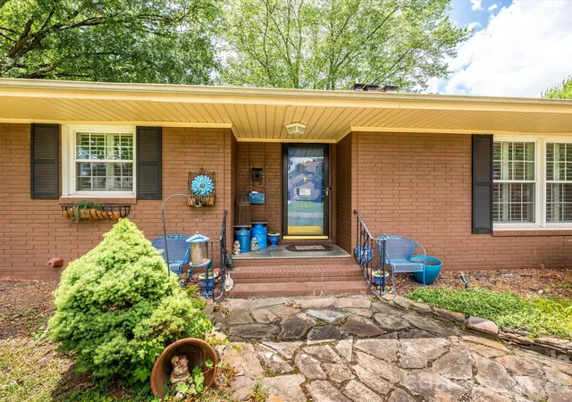 Photo 3 of Single family home for sale at 1300 Bevis Dr, Charlotte, NC 28209 | MLS# 4396482 | Listing updated on 2026-07-02