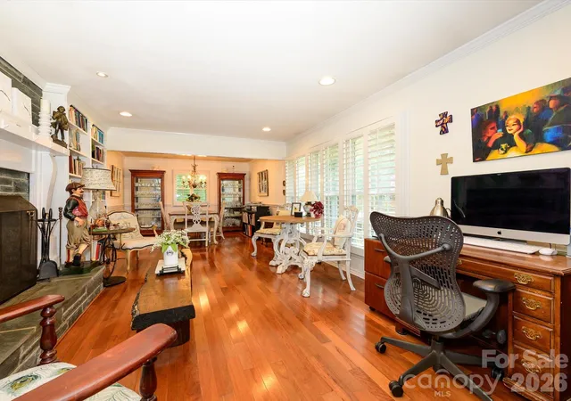 Photo 4 of Single family home for sale at 1300 Bevis Dr, Charlotte, NC 28209 | MLS# 4396482 | Listing updated on 2026-07-02