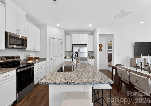 Photo 3 of Single family home for sale at 302 Fincastle Glen Rd, Shelby, NC 28152 | MLS# 4396484 | Listing updated on 2026-09-21