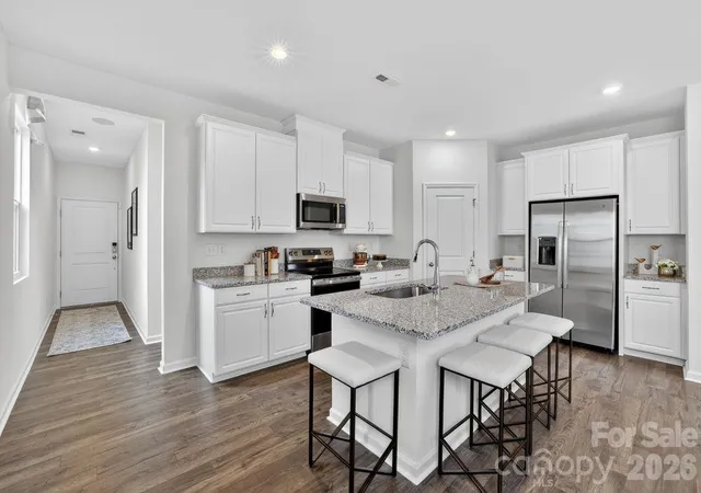 Photo 4 of Single family home for sale at 302 Fincastle Glen Rd, Shelby, NC 28152 | MLS# 4396484 | Listing updated on 2026-09-21