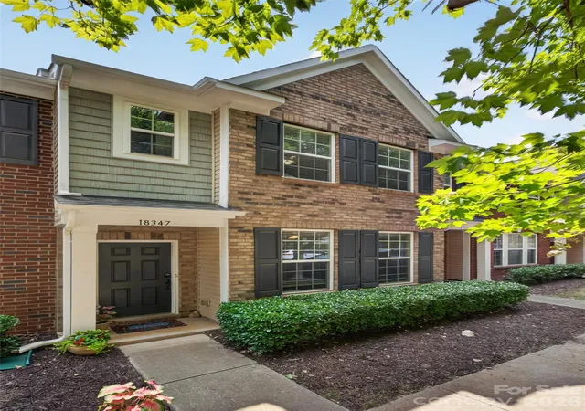 Townhouse for sale at 18347 The Cmns Blvd #3203, Cornelius, NC 28031 | MLS# 4396500