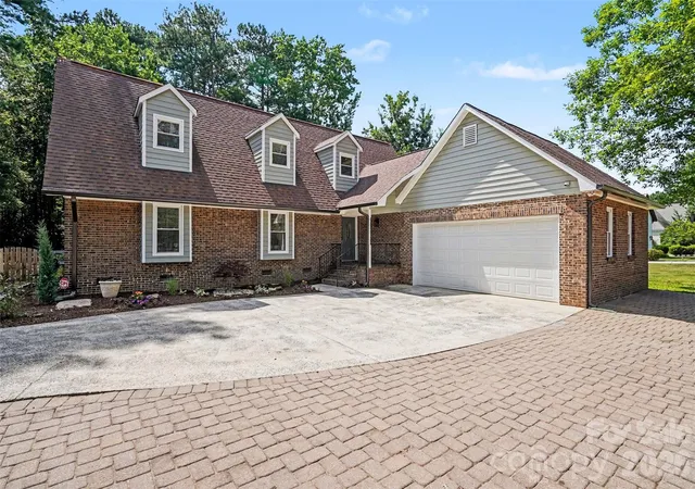 Homes for sale in Matthews, NC | 4724 Weddington Matthews Rd, Matthews, NC 28104 | MLS# 4396504