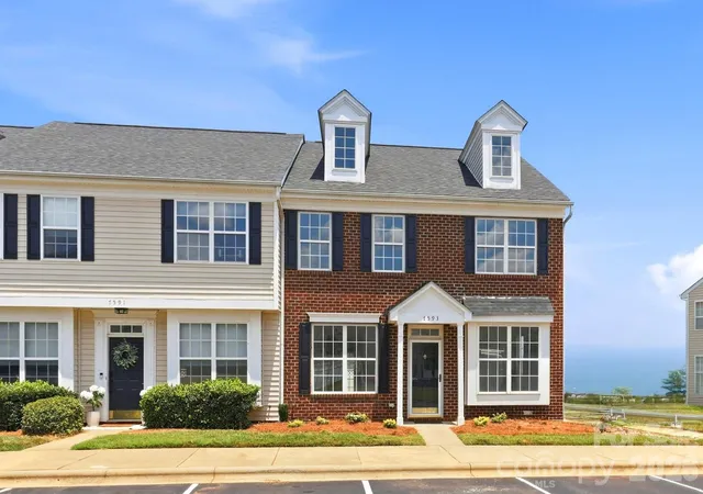 1st image of 7539 Bluff Point Ln, Denver, NC 28037 | MLS# 4396507