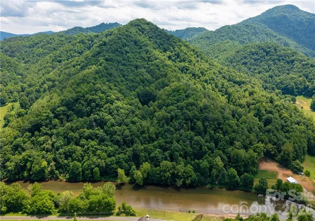 Homes for sale in Green Mountain, NC | 000 High Cliff Dr, Green Mountain, NC 28740 | MLS# 4396512