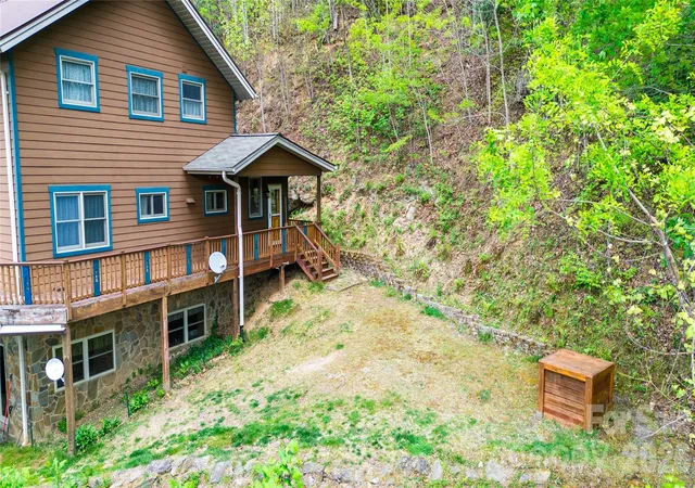 Photo 5 of Single family home for sale at 1602 Forest Run Rd, Whittier, NC 28789 | MLS# 4396526 | Listing updated on 2026-07-26
