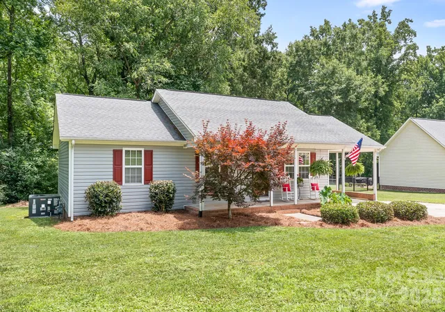 Homes for sale in Cherryville, NC | 218 Vernon St, Cherryville, NC 28021 | MLS# 4396544