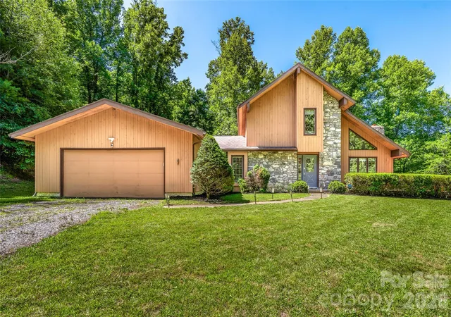 Homes for sale in Fairview, NC | 340 Sugar Hollow Rd, Fairview, NC 28730 | MLS# 4396551