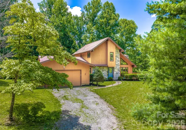 Homes for sale in Fairview, NC | 340 Sugar Hollow Rd, Fairview, NC 28730 | MLS# 4396551