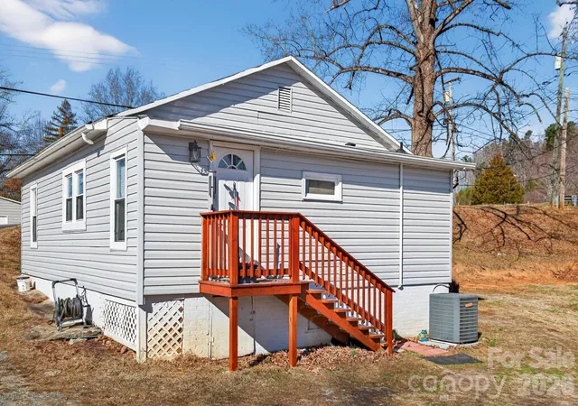 2nd image of 105 Countryside Dr Sw, Lenoir, NC 28645 | MLS# 4396554