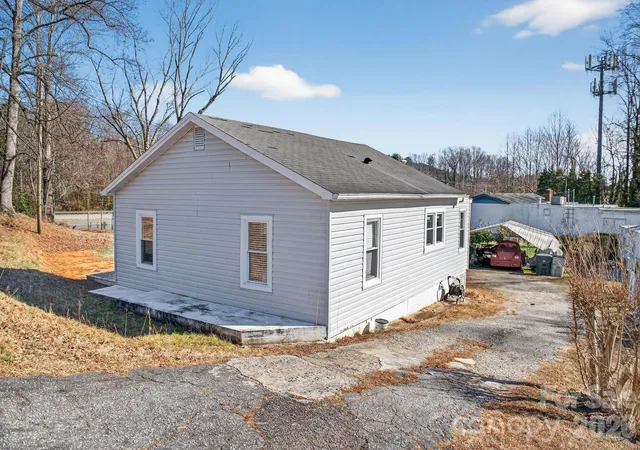 3rd image of 105 Countryside Dr Sw, Lenoir, NC 28645 | MLS# 4396554