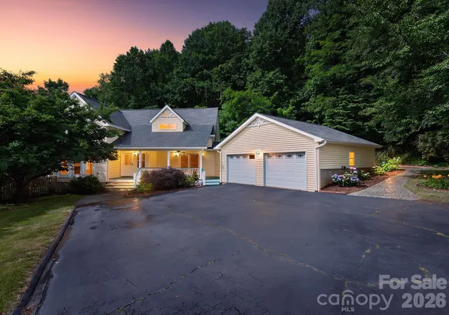 1st image of 30 Apple Tree Wy, Asheville, NC 28805 | MLS# 4396563