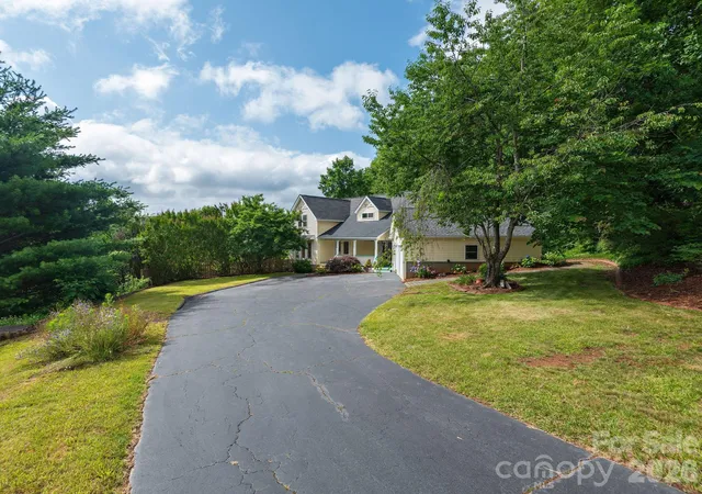 3rd image of 30 Apple Tree Wy, Asheville, NC 28805 | MLS# 4396563