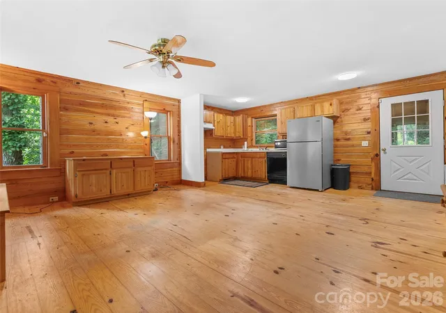 Homes for sale in Saluda, NC | 549 Henderson St, Saluda, NC 28773 | MLS# 4396571