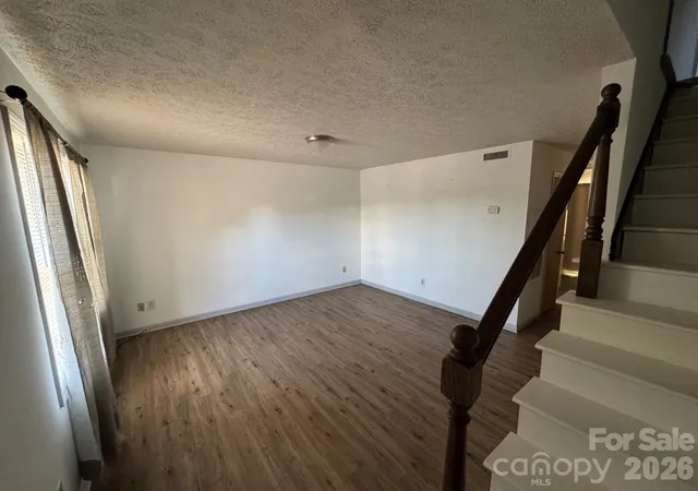 2nd image of 224 14th Ave Se #D, Hickory, NC 28602 | MLS# 4396582