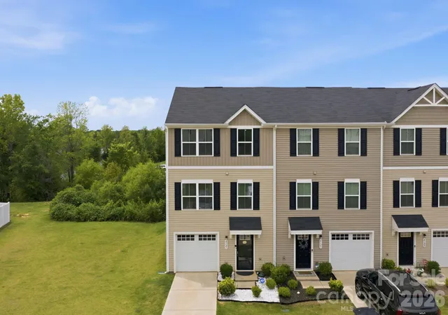 1st image of 6121 Cutwater Cir, Charlotte, NC 28269 | MLS# 4396592