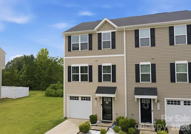 2nd image of 6121 Cutwater Cir, Charlotte, NC 28269 | MLS# 4396592