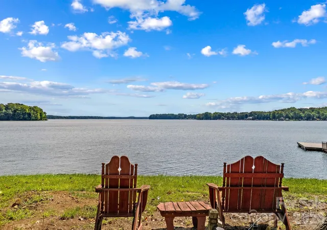 Photo 3 of Single family home for sale at 810 Fox Holw Ln, Salisbury, NC 28146 | MLS# 4396610 | Listing updated on 2026-09-04