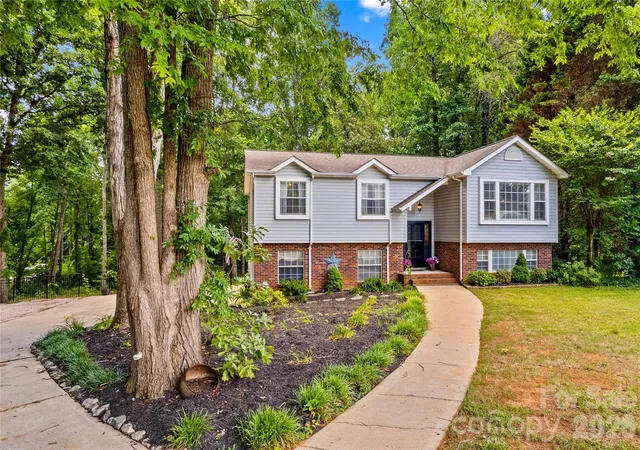 Photo 1 of Single family home for sale at 135 Chapel Ct, Salisbury, NC 28147 | MLS# 4396622 | Listing updated on 2026-09-19