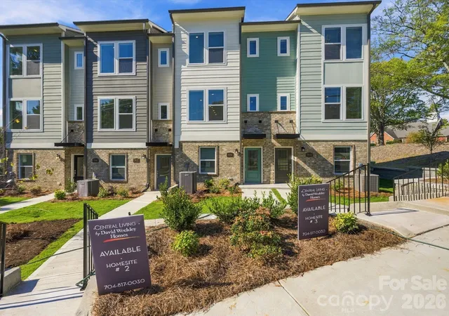 Photo 1 of Townhouse for sale at 3948 Craig Ave, Charlotte, NC 28211 | MLS# 4396672 | Listing updated on 2026-10-16