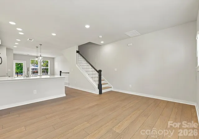 Photo 4 of Townhouse for sale at 3948 Craig Ave, Charlotte, NC 28211 | MLS# 4396672 | Listing updated on 2026-10-16