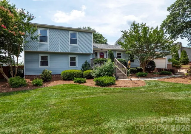 Photo 1 of Single family home for sale at 1641 Brook Dr, Fort Mill, SC 29708 | MLS# 4396674 | Listing updated on 2026-09-03